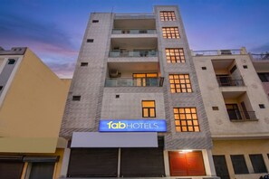 Front of property - Fabhotel Mb Residency (New Delhi)