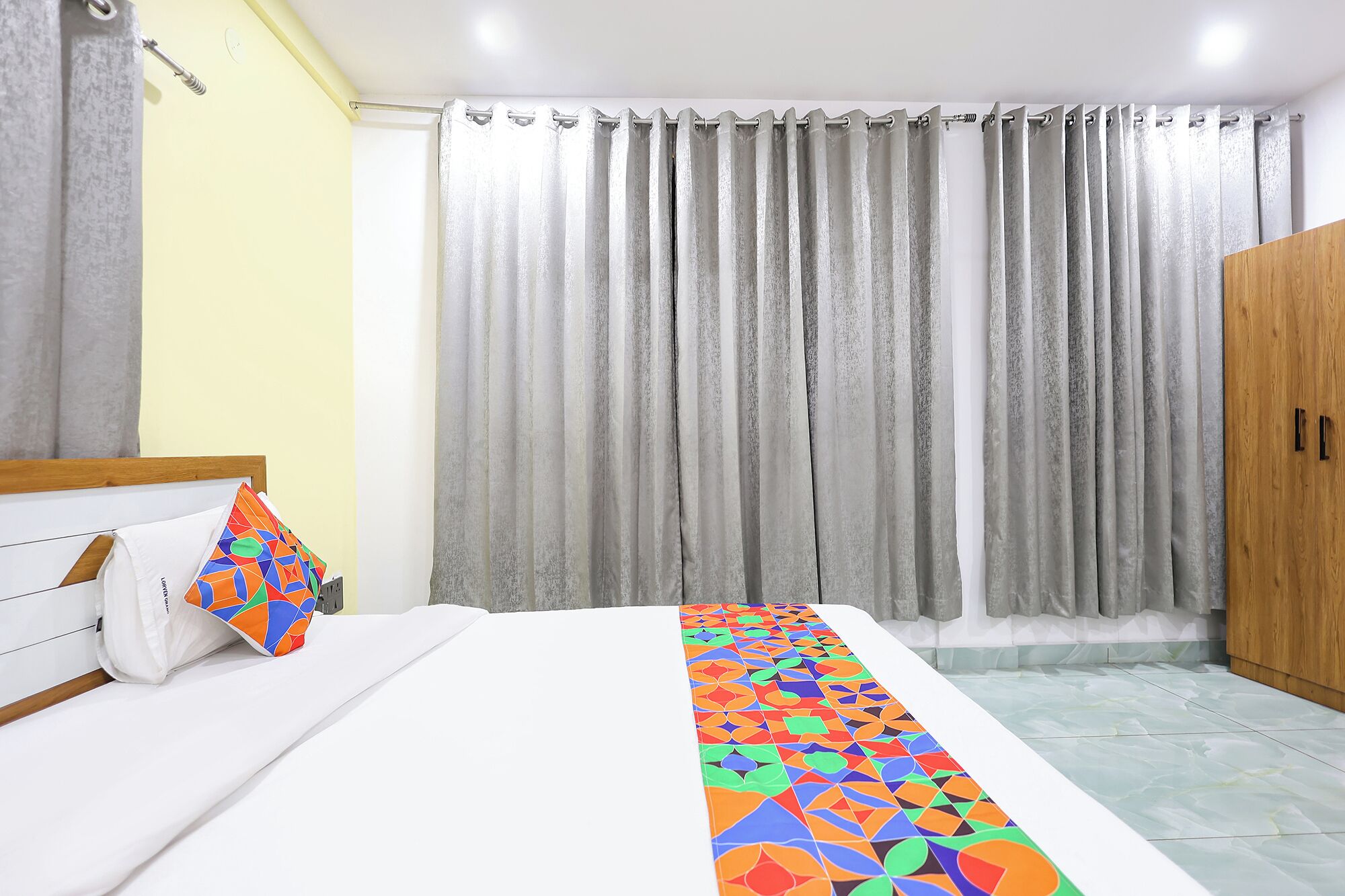 Egyptian cotton sheets, premium bedding, in-room safe, free WiFi