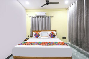 Room - Fabhotel Lorven Grand (Visakhapatnam)
