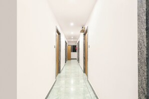 Lobby - Fabhotel Lorven Grand (Visakhapatnam)