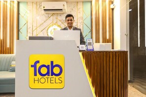 Reception - Fabhotel Lorven Grand (Visakhapatnam)