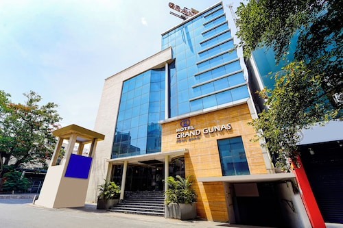 Fabhotel Grand Gunas