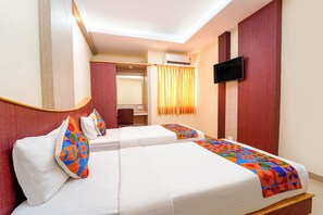 Egyptian cotton sheets, premium bedding, in-room safe, free WiFi - Fabhotel Grand Gunas (Coimbatore)