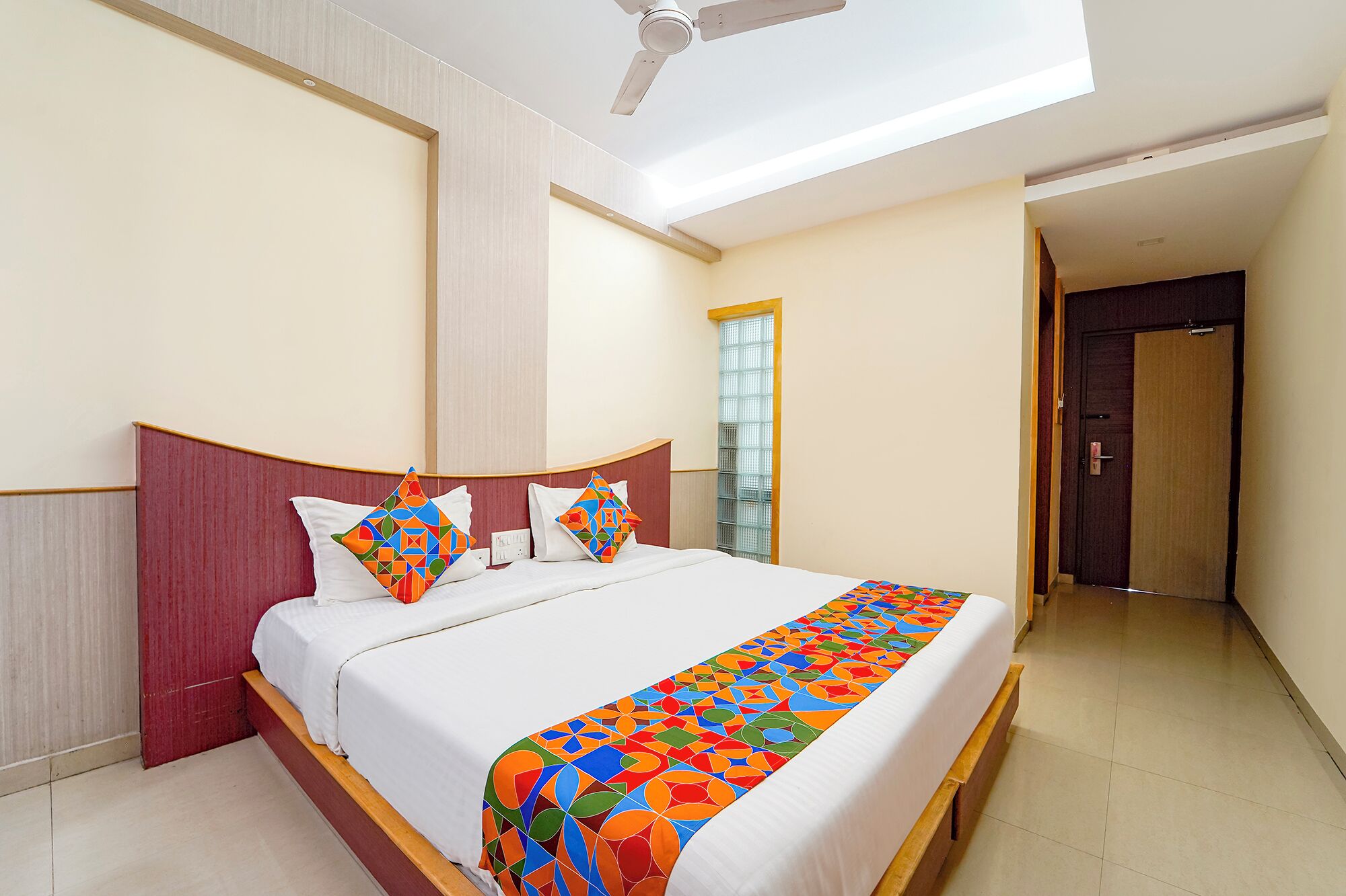 Premium Room | Egyptian cotton sheets, premium bedding, in-room safe, WiFi (free)