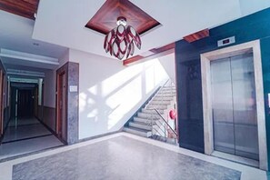 Elevator - Fabhotel Grand Gunas (Coimbatore)