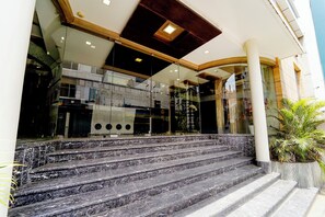 Exterior - Fabhotel Grand Gunas (Coimbatore)