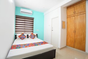 Egyptian cotton sheets, premium bedding, in-room safe, free WiFi