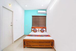 Deluxe Room | Egyptian cotton sheets, premium bedding, in-room safe, free WiFi - Fabhotel Madras Residency (Chennai)