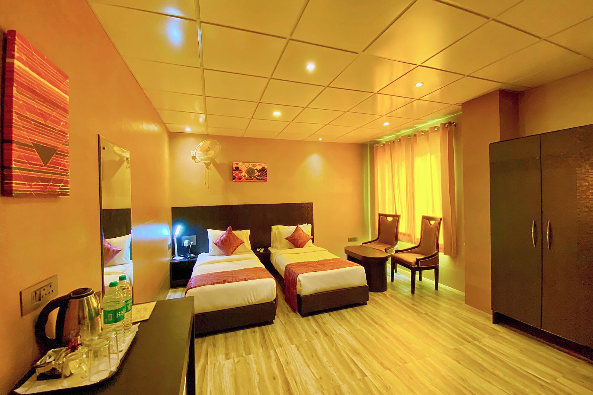Egyptian cotton sheets, premium bedding, in-room safe, free WiFi