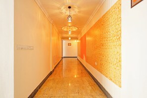 Lobby - Fabhotel Royal Grand Residency (Bangalore)