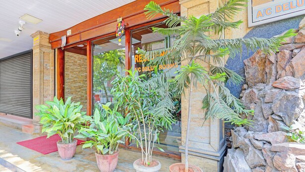 Pintu masuk hartanah