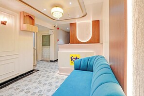 Reception - Fabhotel Symphony Regency (Varanasi)