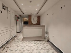 Reception - Fabhotel Symphony Regency (Varanasi)