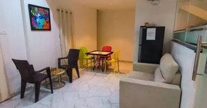 Área de estar no saguão