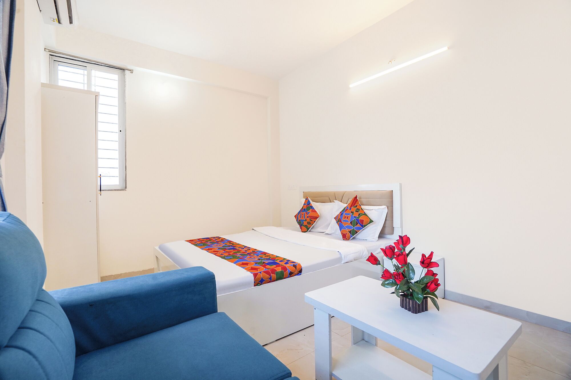 Egyptian cotton sheets, premium bedding, in-room safe, free WiFi