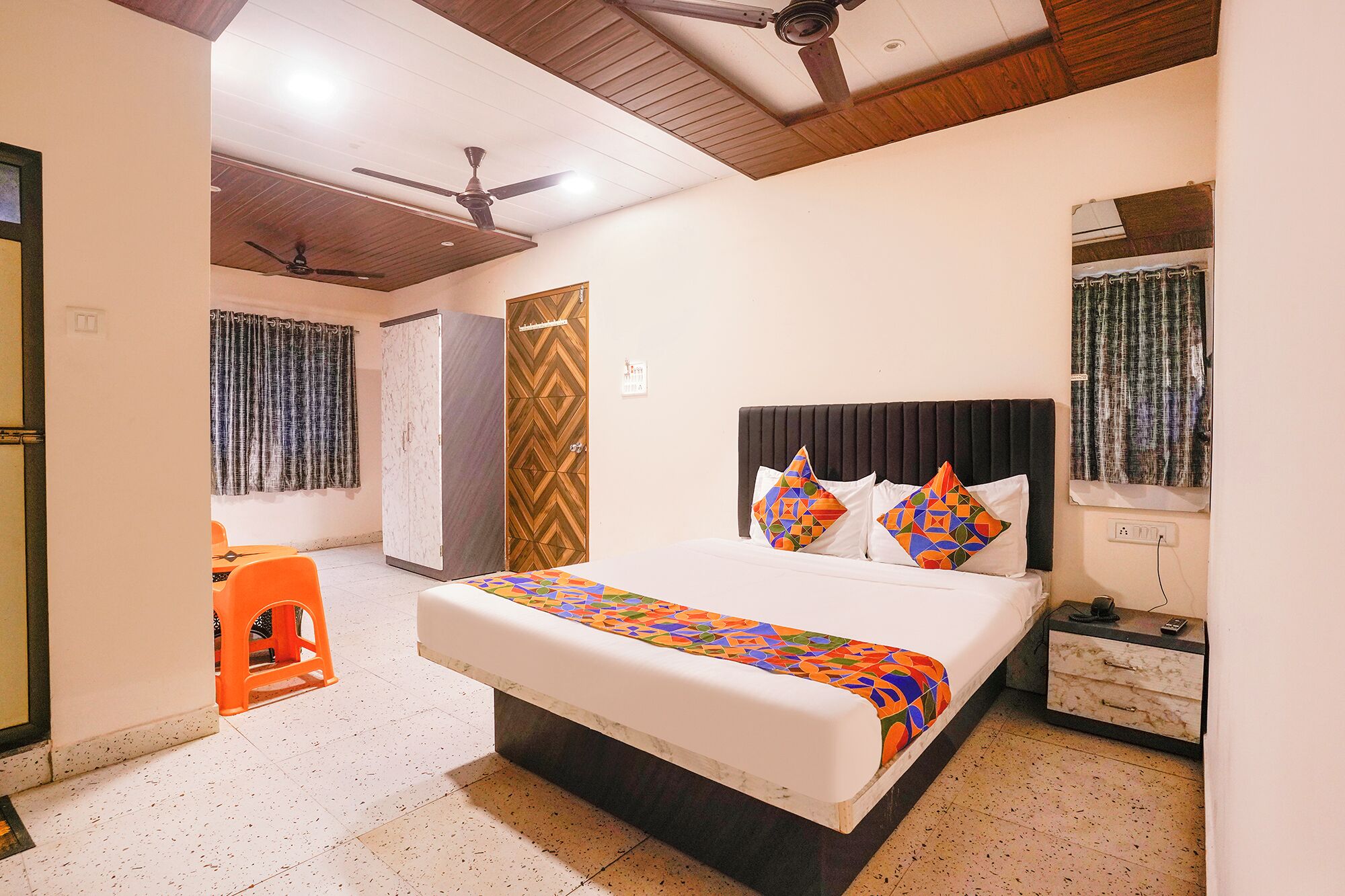 Egyptian cotton sheets, premium bedding, in-room safe, free WiFi