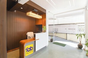 Reception - Fabhotel Galaxy Koregaon Park (Pune)