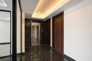 Lobby - Fabhotel Durga Luxury Studio (Gurugram)