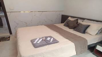 Egyptian cotton sheets, premium bedding, in-room safe, free WiFi