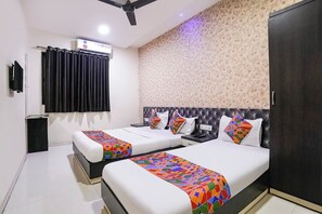 Egyptian cotton sheets, premium bedding, in-room safe, free WiFi - Fabhotel Marvey Residency (Mumbai)