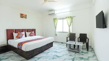 Deluxe Room | Egyptian cotton sheets, premium bedding, in-room safe, free WiFi