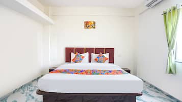 Deluxe Room | Egyptian cotton sheets, premium bedding, in-room safe, free WiFi