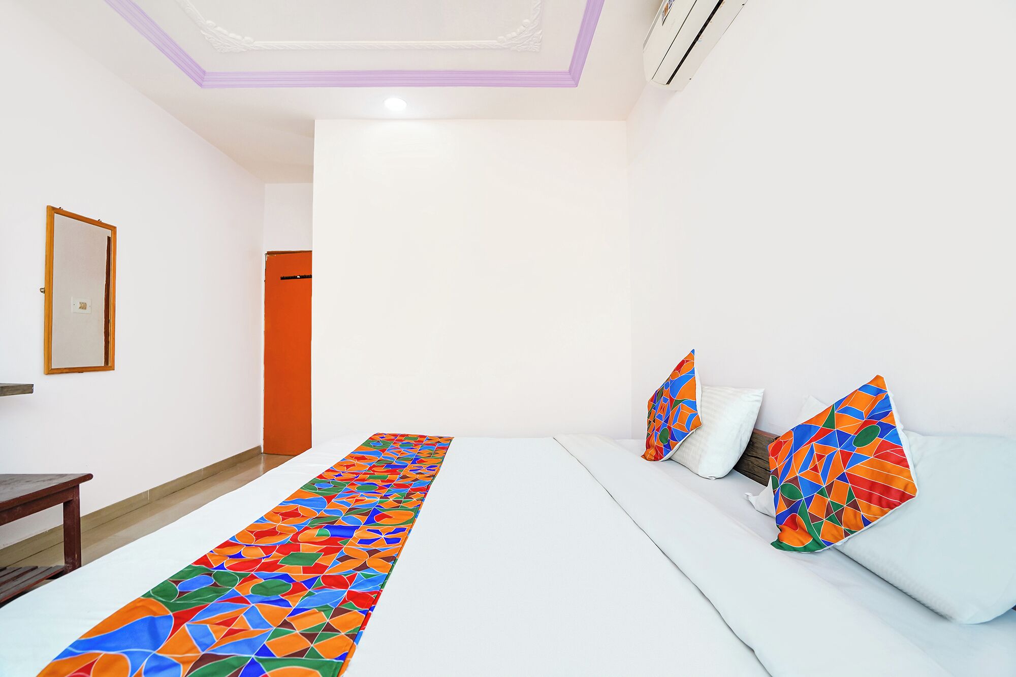 Egyptian cotton sheets, premium bedding, in-room safe, free WiFi