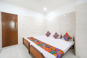 Egyptian cotton sheets, premium bedding, in-room safe, free WiFi - Fabhotel Prince Residency (Vellore)