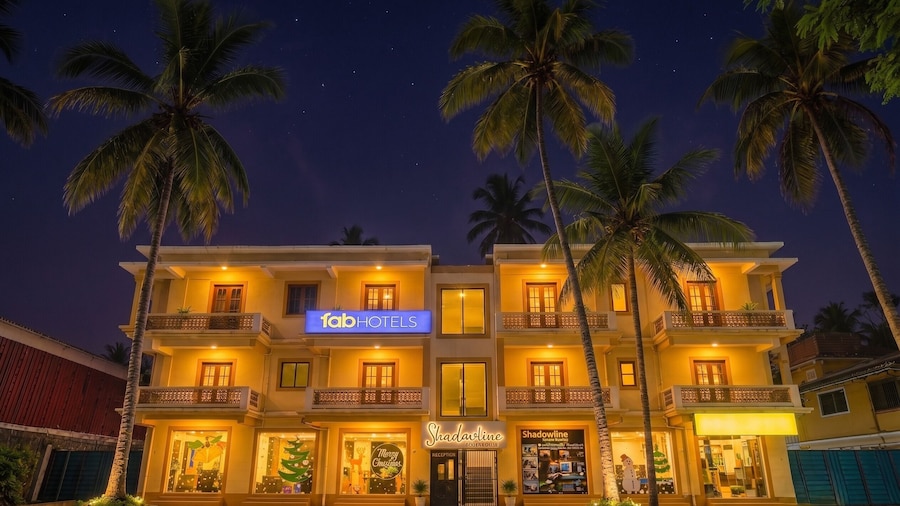 Fabhotel Shadowline