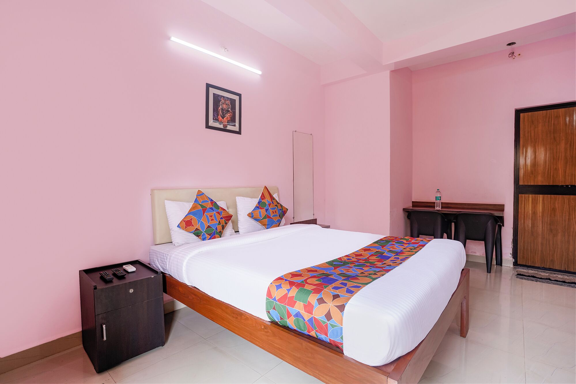 Egyptian cotton sheets, premium bedding, in-room safe, free WiFi