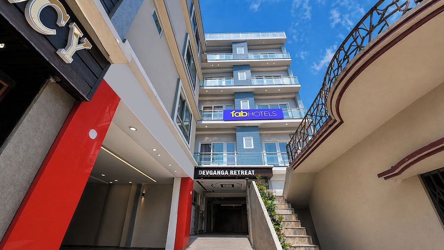 Fabhotel Dev Ganga Retreat