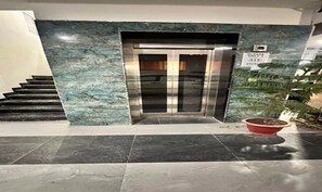 Lift - Fabhotel Dev Ganga Retreat (Rishikesh)