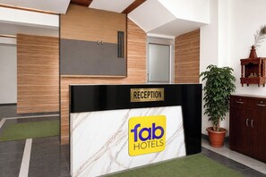 Reception - Fabhotel Dev Ganga Retreat (Rishikesh)