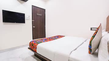Egyptian cotton sheets, premium bedding, in-room safe, free WiFi