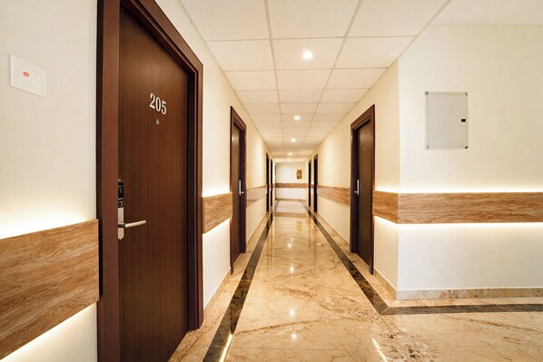Lobby - Fabhotel Grand & Resorts (Tirupporur)
