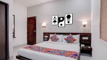 Egyptian cotton sheets, premium bedding, in-room safe, free WiFi