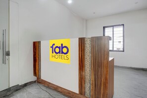 Reception - Fabhotel Blue Inn (Ahmednagar)