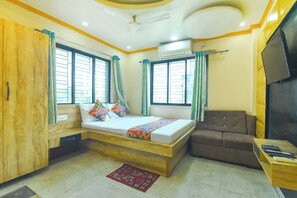 Egyptian cotton sheets, premium bedding, in-room safe, free WiFi - Fabhotel Guest O Polis Rajdanga (Kolkata)
