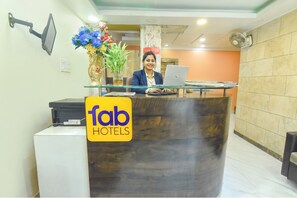 Reception - Fabhotel Guest O Polis Rajdanga (Kolkata)