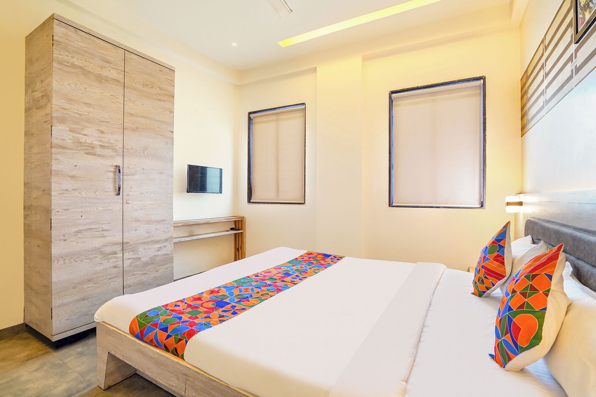 Egyptian cotton sheets, premium bedding, in-room safe, free WiFi