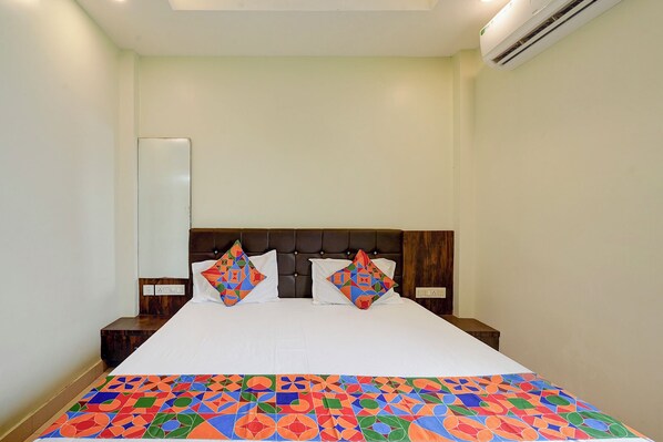 Egyptian cotton sheets, premium bedding, in-room safe, free WiFi - Fabhotel Jagadish Palace (Puri)