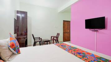 Egyptian cotton sheets, premium bedding, in-room safe, free WiFi
