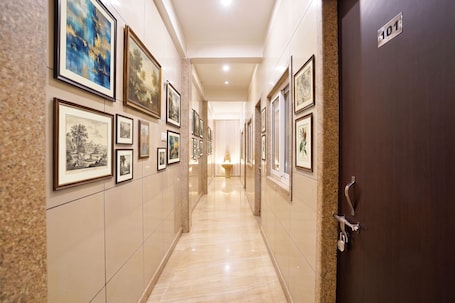 Lobby. FabHotel BlueBell Inn