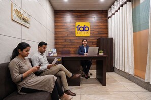 Reception - FabHotel BlueBell Inn (Lucknow)