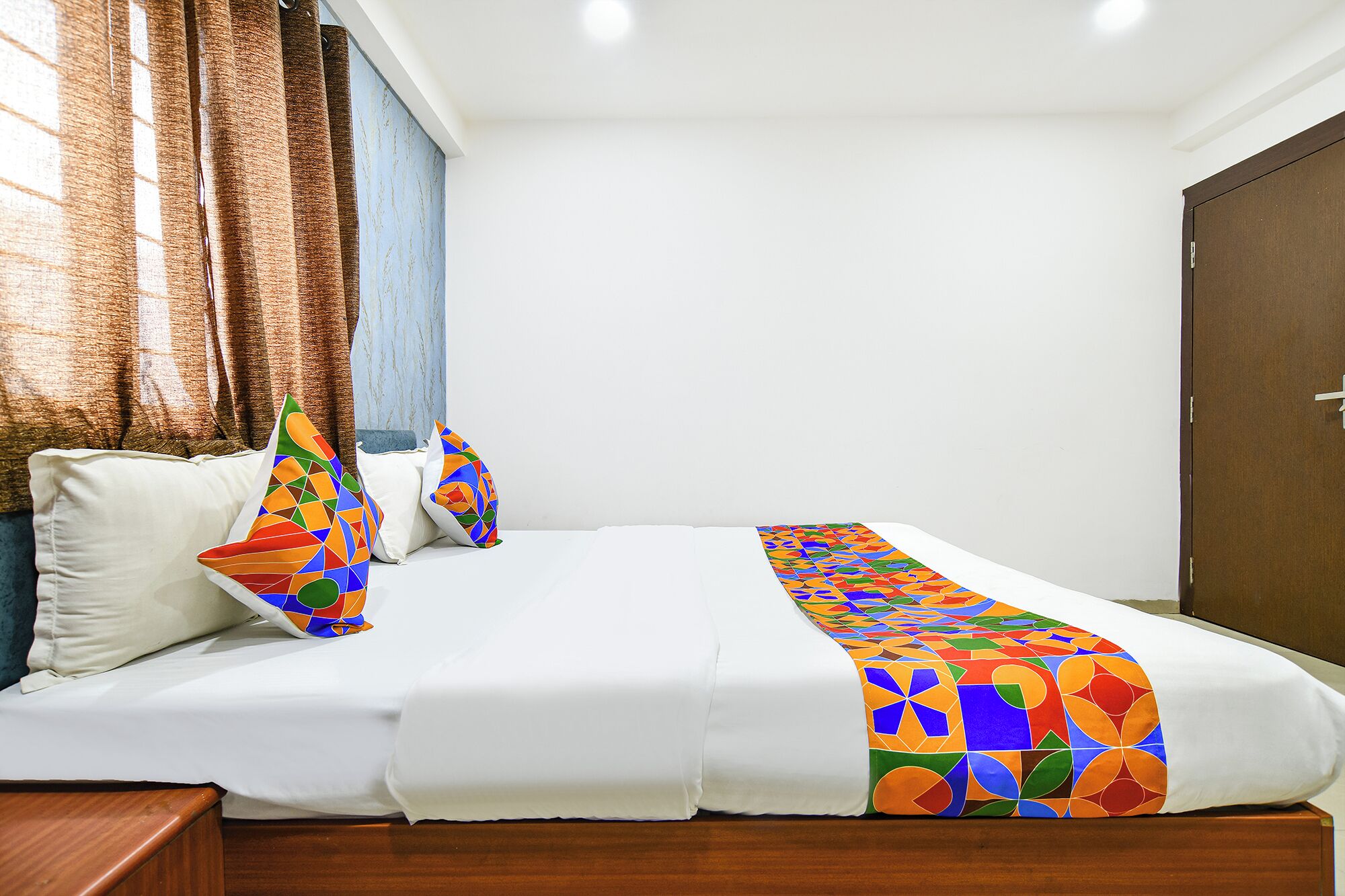 Lakens van Egyptisch katoen, luxe beddengoed, een kluis op de kamer