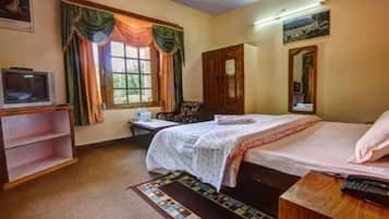 Egyptian cotton sheets, premium bedding, in-room safe, free WiFi