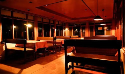 Fabhotel Ballu’S Cafe & Resort