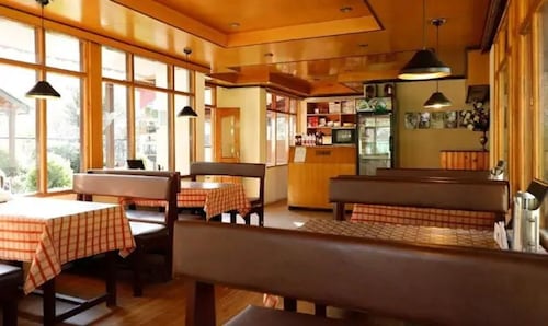 Fabhotel Ballu’S Cafe & Resort