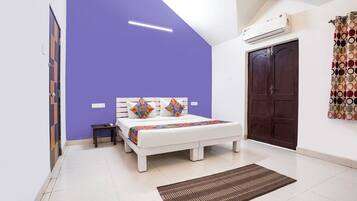 Deluxe Room | Egyptian cotton sheets, premium bedding, in-room safe, free WiFi