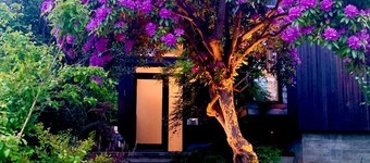 Wonderful Arboretum 3br custom home w/spectacular outdoor living